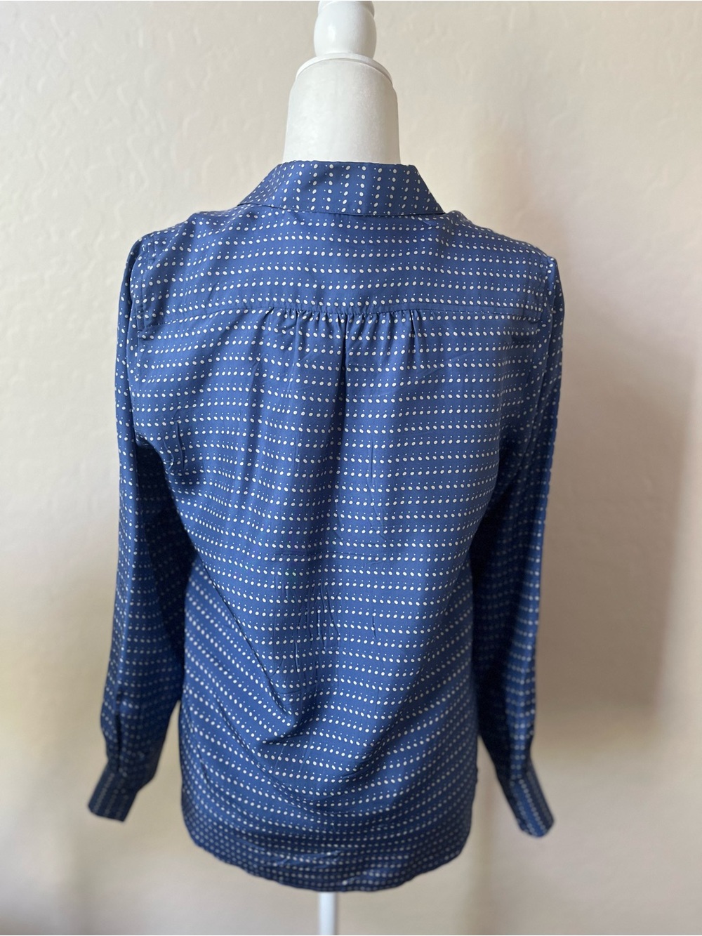 J.Crew 100% Silk Blouse Size 6 - Picture 3 of 3
